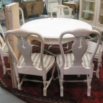 526 8411 DINING TABLE